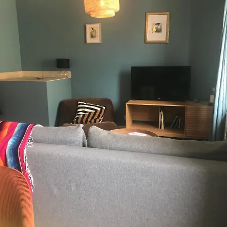 2 Pieces Cosy Gare