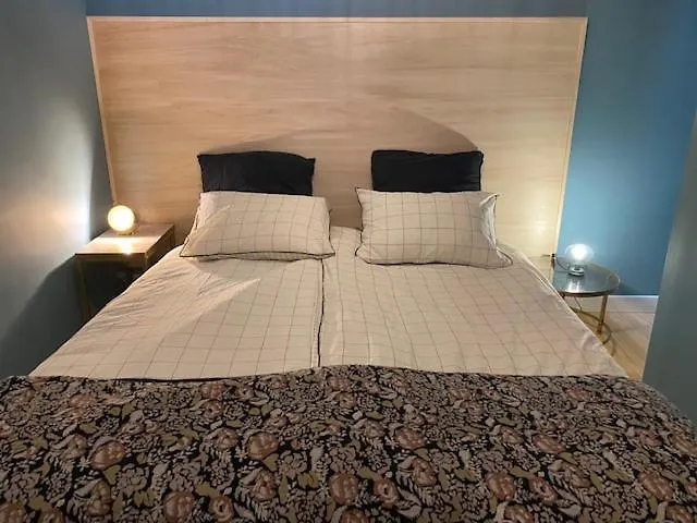 2 Pieces Cosy Gare 3*