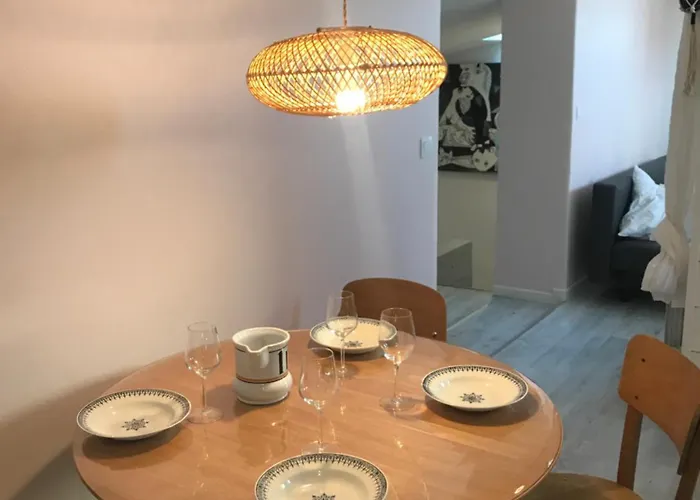 2 Pieces Cosy Gare 3*