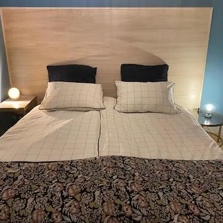 2 Pieces Cosy Gare *