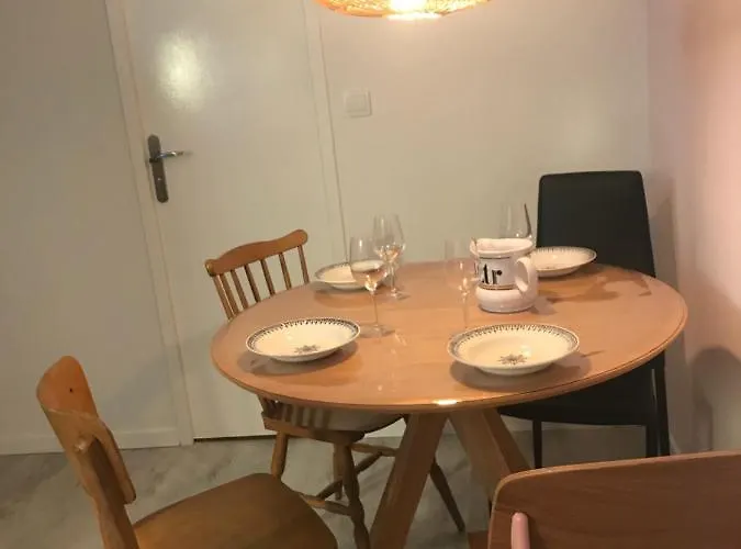 2 Pieces Cosy Gare 3*